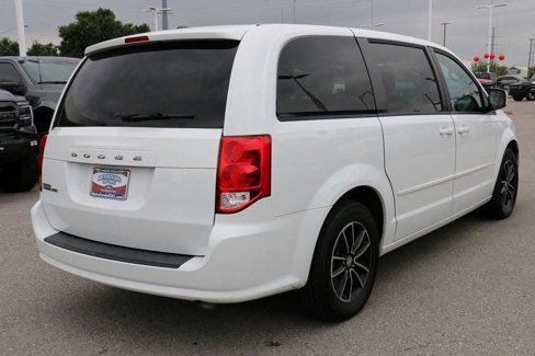 Used 2016 Dodge Grand Caravan SXT image 5