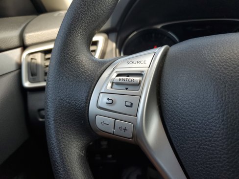 Used 2016 Nissan Rogue SV w/ SV Premium Package image 16