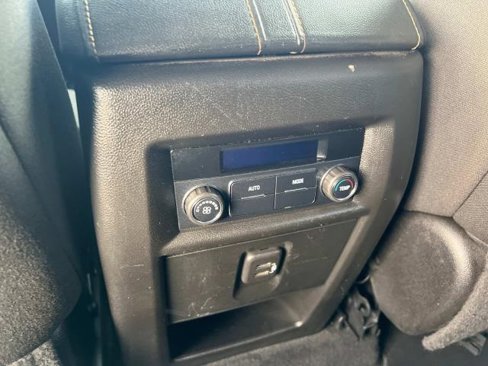 Used 2021 Chevrolet Traverse LS image 12