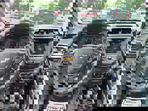 Used 2023 Chevrolet TrailBlazer LT image 2
