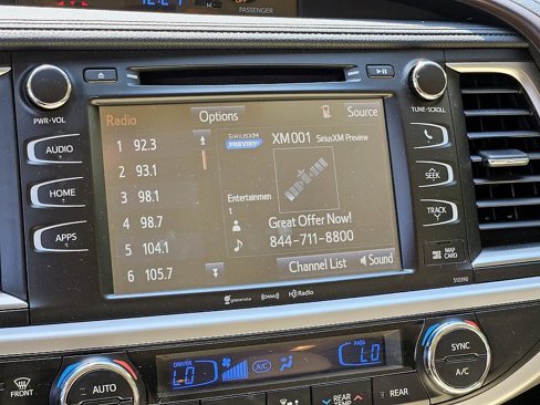 Used 2019 Toyota Highlander XLE image 22