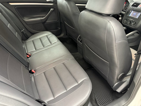 Used 2009 Volkswagen Jetta SE image 18