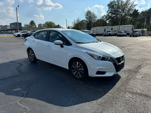 Used 2022 Nissan Versa SV image 4
