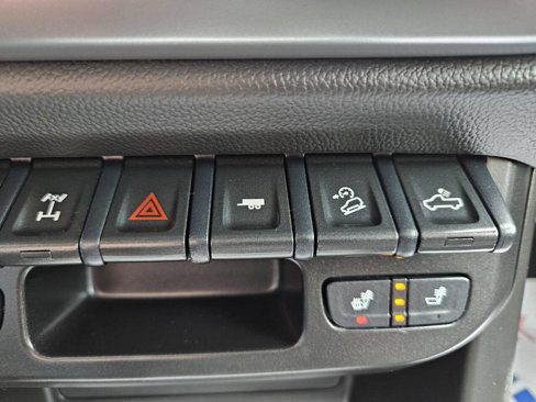 Used 2022 Chevrolet Colorado ZR2 image 23