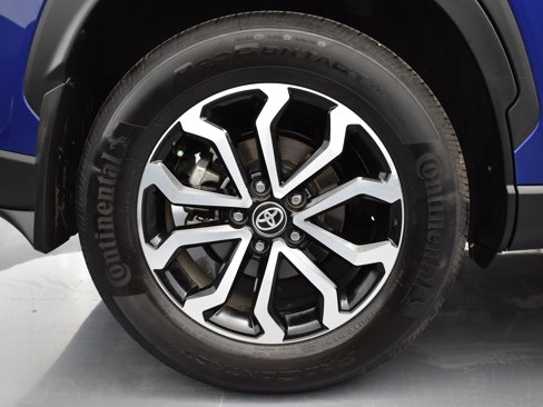 Used 2024 Toyota Corolla Cross SE image 17