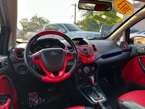 Used 2013 Ford Fiesta Titanium image 11