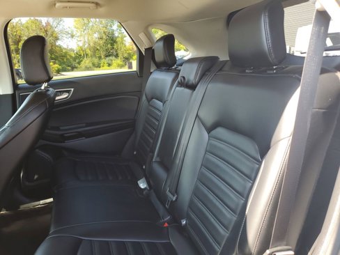 Used 2023 Ford Edge SEL image 9