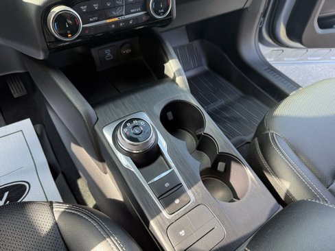 Used 2022 Ford Escape SEL image 23