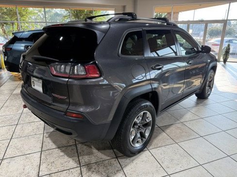 Used 2019 Jeep Cherokee Trailhawk w/ Cold Weather Group image 5