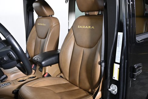 Used 2015 Jeep Wrangler Unlimited Sahara w/ Dual Top Group image 21