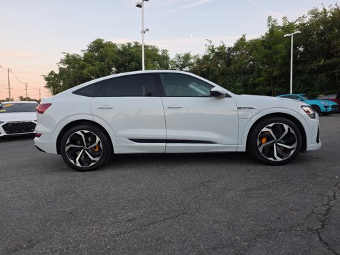 Used 2022 Audi e-tron Premium Plus w/ Premium Plus Package image 15