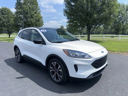Used 2022 Ford Escape SE w/ SE Sport Appearance Package image 19