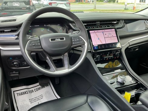 Used 2023 Jeep Grand Cherokee 4WD 4xe image 16