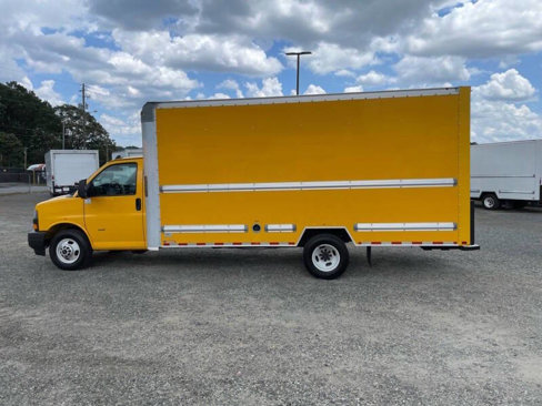 Used 2021 GMC Savana 3500 Extended w/ Power Convenience Package image 3