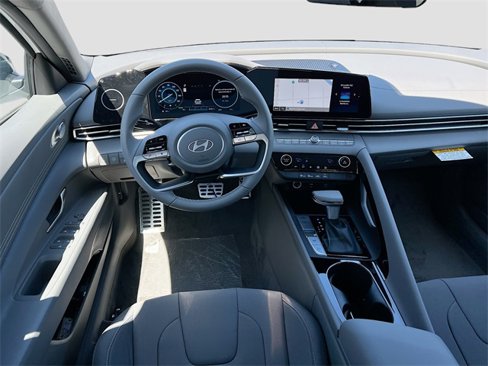 New 2025 Hyundai Elantra SEL image 21
