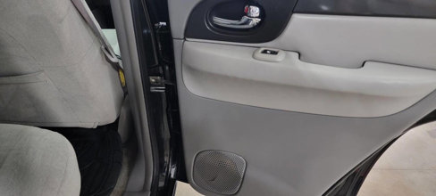 Used 2005 GMC Envoy SLE image 19