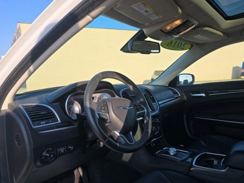 Used 2016 Chrysler 300 Limited image 12
