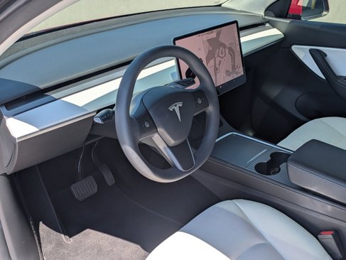 Used 2021 Tesla Model Y Long Range image 4