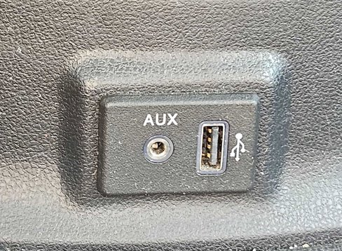 Used 2019 Nissan Versa SV image 24