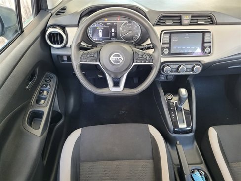 Used 2021 Nissan Versa SV image 16