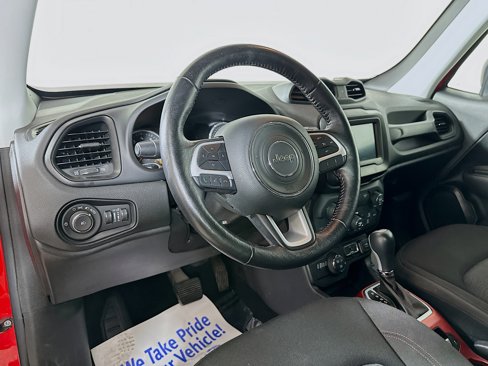 Used 2018 Jeep Renegade Trailhawk w/ Cold Weather Group II image 9