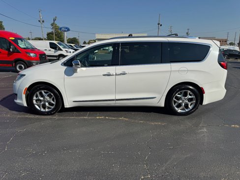 Used 2017 Chrysler Pacifica Limited image 8