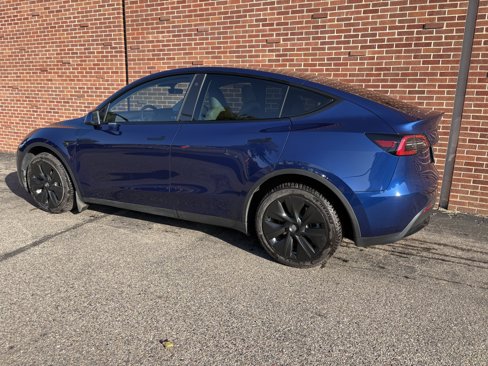 Used 2023 Tesla Model Y Long Range image 2