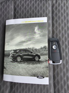 Used 2021 Ford Escape SE image 26