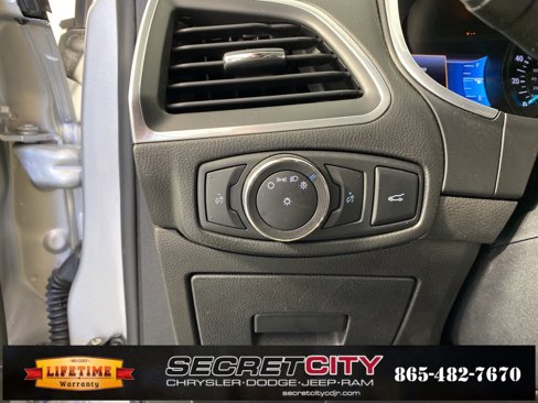 Used 2016 Ford Edge Titanium image 14