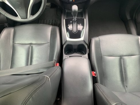 Used 2016 Nissan Rogue SL image 18