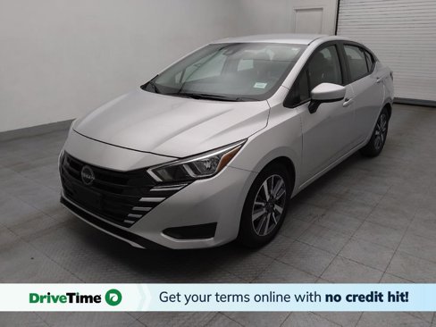 Used 2023 Nissan Versa SV image 1