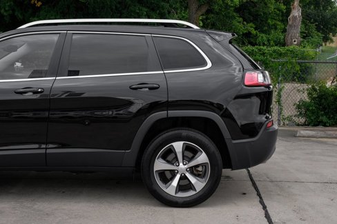 Used 2021 Jeep Cherokee Limited w/ Elite Package image 23