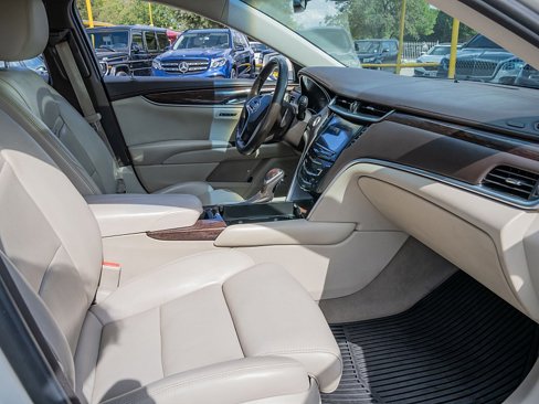 Used 2014 Cadillac XTS Luxury w/ Driver Awareness Package image 18