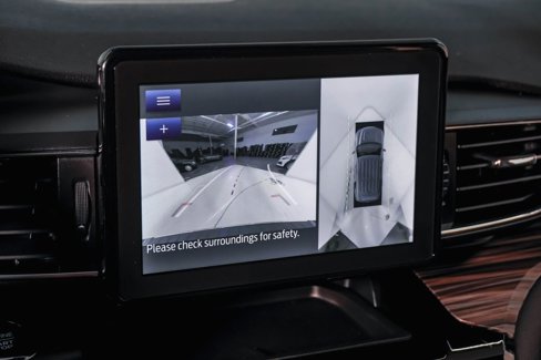 Used 2021 Ford Explorer Limited w/ Equipment Group 301A image 24