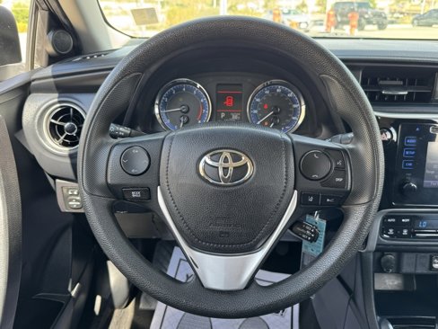 Used 2019 Toyota Corolla LE image 16