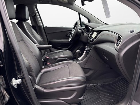 Used 2019 Chevrolet Trax LT w/ Redline Edition image 15
