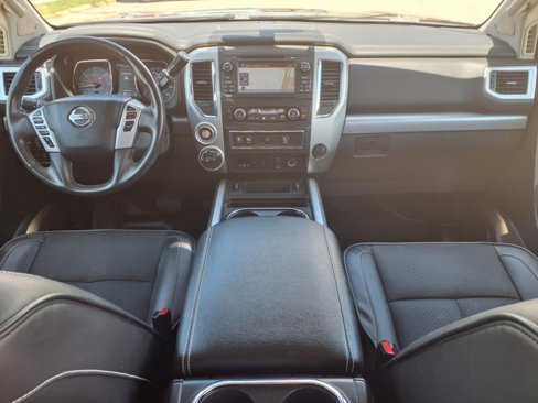 Used 2017 Nissan Titan PRO-4X image 18