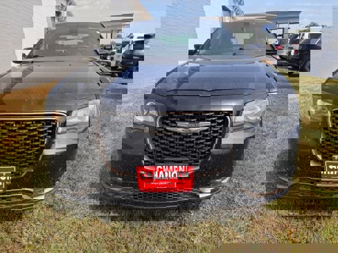 Used 2016 Chrysler 300 S w/ 300S Premium Group image 3