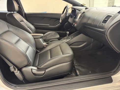 Used 2016 Kia Forte Koup SX w/ SX Premium Package image 20