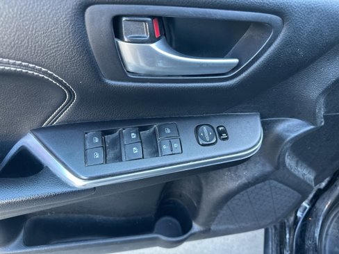 Used 2016 Toyota Camry LE image 22