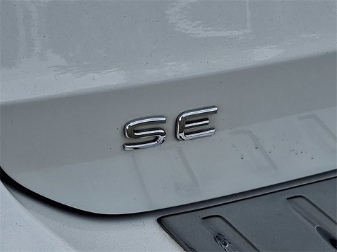 Used 2023 Volkswagen Taos SE w/ Panoramic Sunroof Package image 29