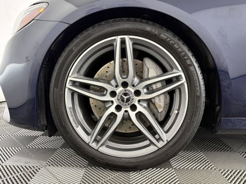 Used 2018 Mercedes-Benz E 300 image 9