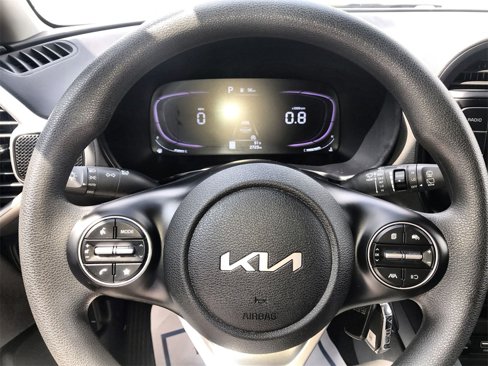 Used 2025 Kia Soul LX w/ LX Technology Package image 14