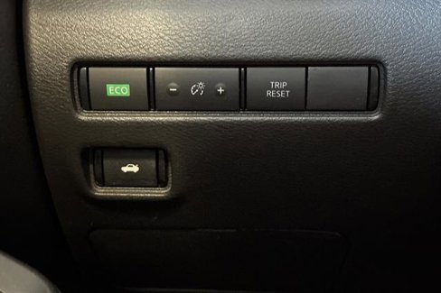 Used 2023 Nissan Sentra SV image 32
