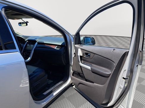 Used 2011 Ford Edge Limited w/ Driver Entry Pkg image 17