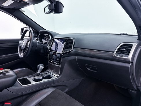 Used 2019 Jeep Grand Cherokee Altitude image 24