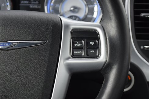 Used 2011 Chrysler 300 Limited image 14