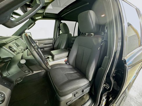 Used 2017 Ford Expedition XLT image 23