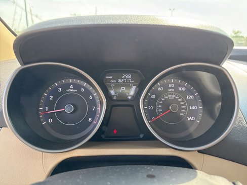 Used 2013 Hyundai Elantra GLS w/ Preferred Pkg image 9