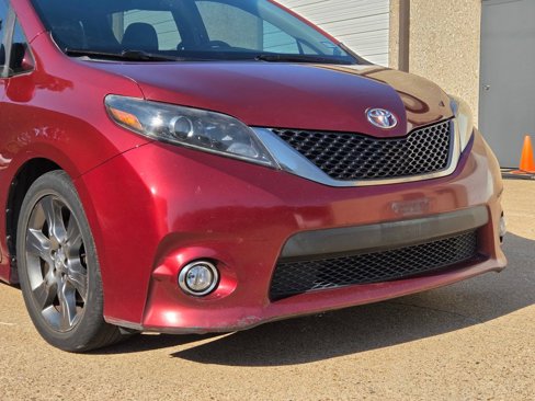Used 2016 Toyota Sienna SE image 27